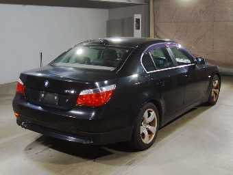 BMW 5 SERIES 2004 Image 2