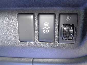 NISSAN MARCH 2017 Image 4