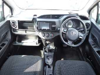 TOYOTA VITZ 2017 Image 3