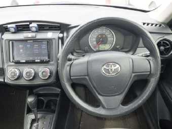 TOYOTA COROLLA AXIO 2017 Image 6