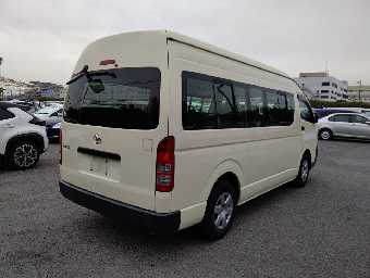 TOYOTA HIACE BUS 2010 Image 2