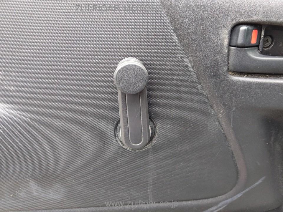 TOYOTA HIACE BUS 2010 Image 11