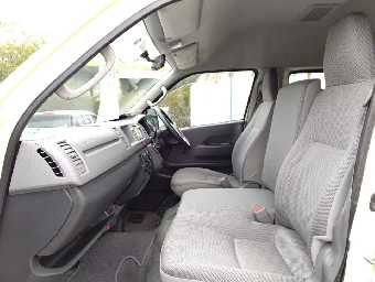 TOYOTA HIACE BUS 2010 Image 14