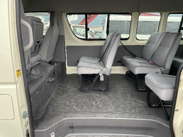 TOYOTA HIACE BUS 2010 Image 24