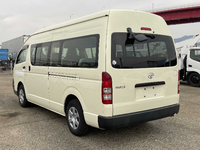 TOYOTA HIACE BUS 2010 Image 29