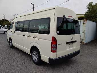 TOYOTA HIACE BUS 2010 Image 4