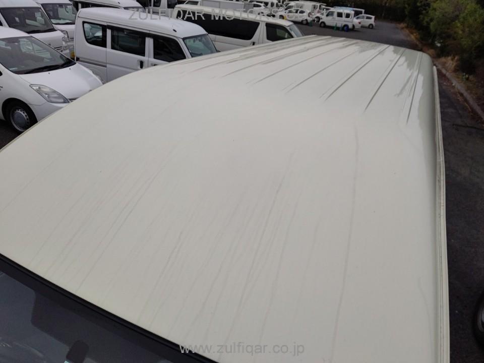 TOYOTA HIACE BUS 2010 Image 5