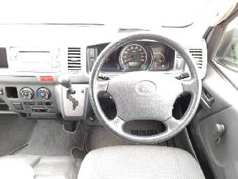 TOYOTA HIACE BUS 2010 Image 8