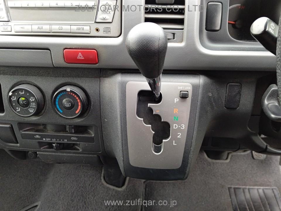 TOYOTA HIACE BUS 2010 Image 10