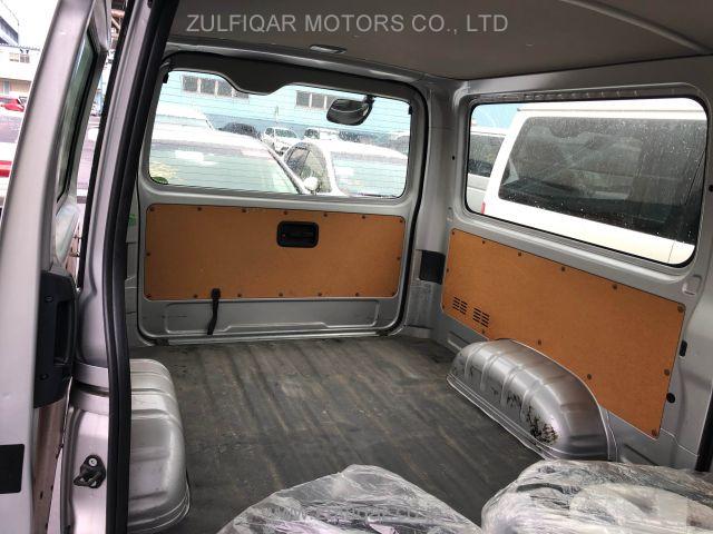 TOYOTA HIACE 2017 Image 12