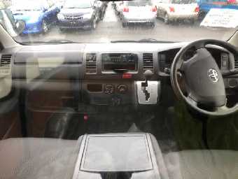 TOYOTA HIACE 2017 Image 6