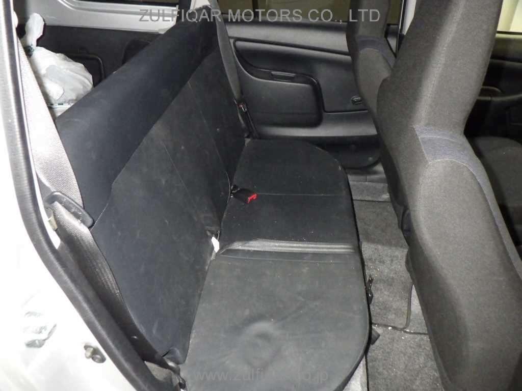 TOYOTA SUCCEED 2017 Image 10