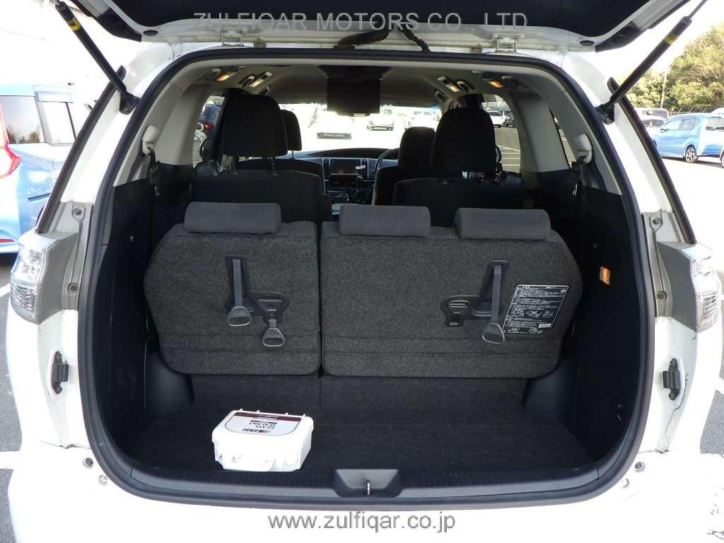 TOYOTA ESTIMA HYBRID 2013 Image 8