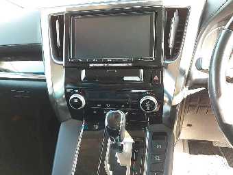 TOYOTA ALPHARD 2017 Image 10