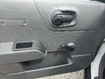 NISSAN A.D S/V 2016 Image 9