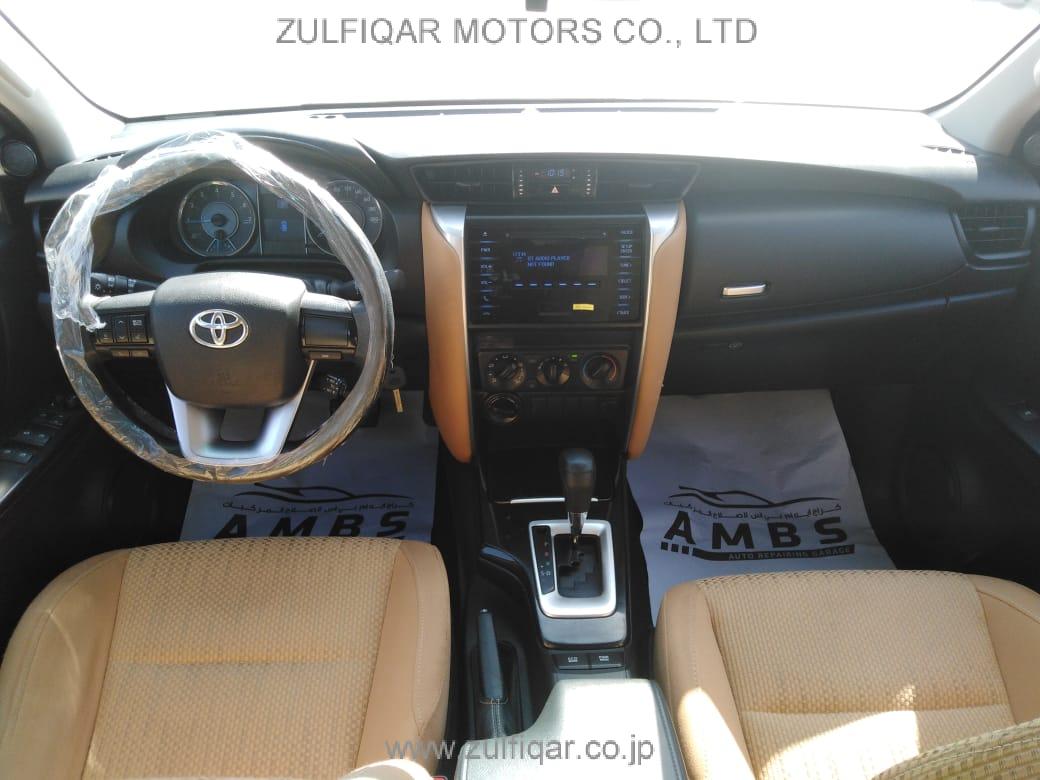 TOYOTA FORTUNER 2018 Image 9