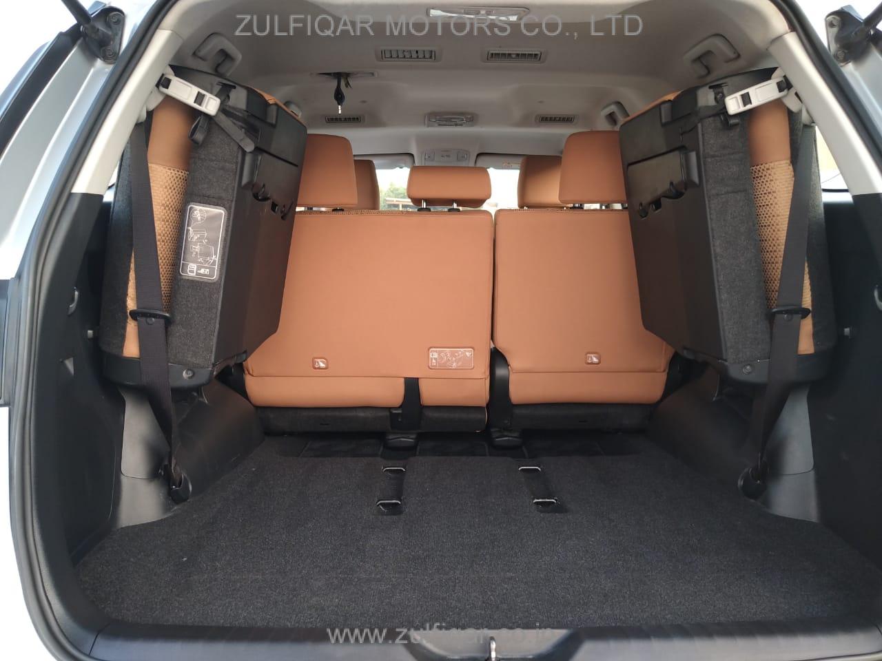 TOYOTA FORTUNER 2018 Image 11