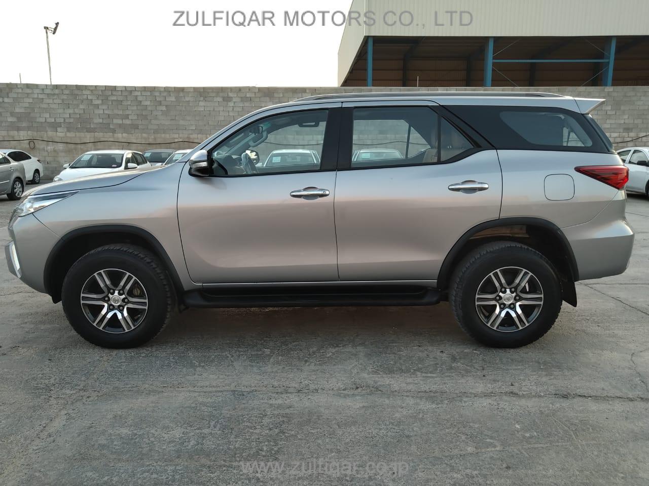 TOYOTA FORTUNER 2018 Image 3