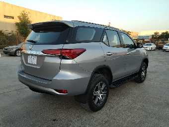 TOYOTA FORTUNER 2018 Image 6