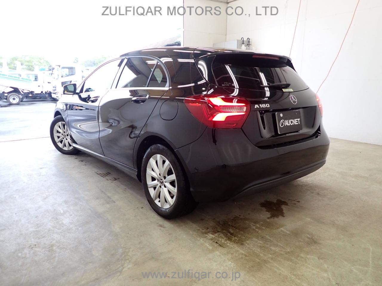 MERCEDES BENZ A CLASS 2017 Image 2