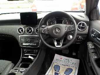 MERCEDES BENZ A CLASS 2017 Image 12