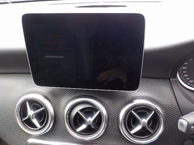 MERCEDES BENZ A CLASS 2017 Image 19