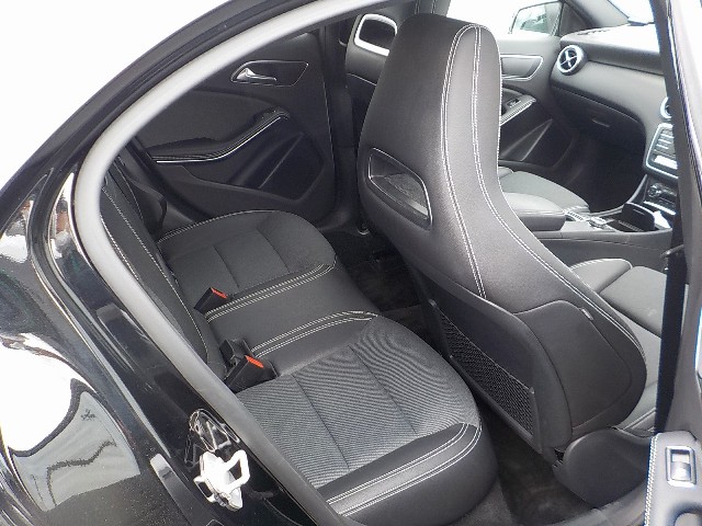 MERCEDES BENZ A CLASS 2017 Image 23