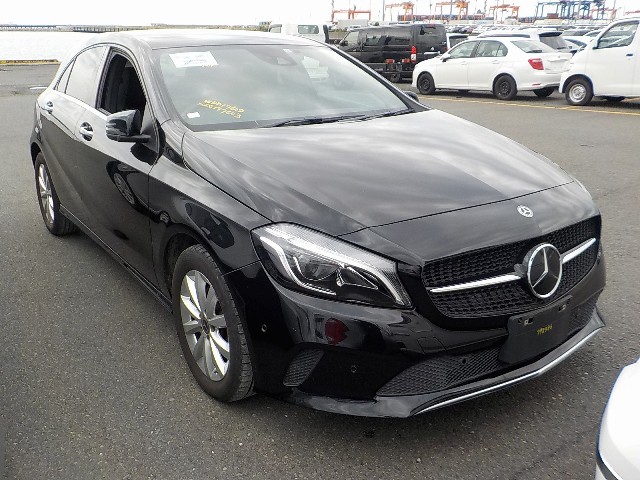 MERCEDES BENZ A CLASS 2017 Image 25