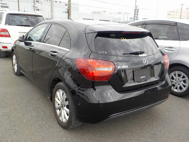 MERCEDES BENZ A CLASS 2017 Image 27