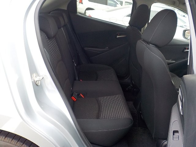 MAZDA DEMIO 2017 Image 19