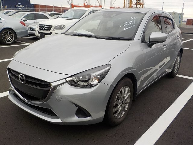 MAZDA DEMIO 2017 Image 21