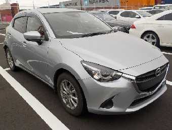 MAZDA DEMIO 2017 Image 16