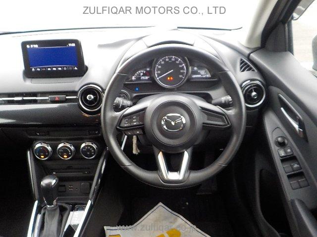 MAZDA DEMIO 2017 Image 8