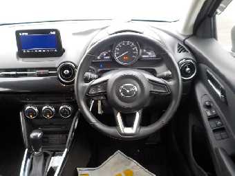 MAZDA DEMIO 2017 Image 8