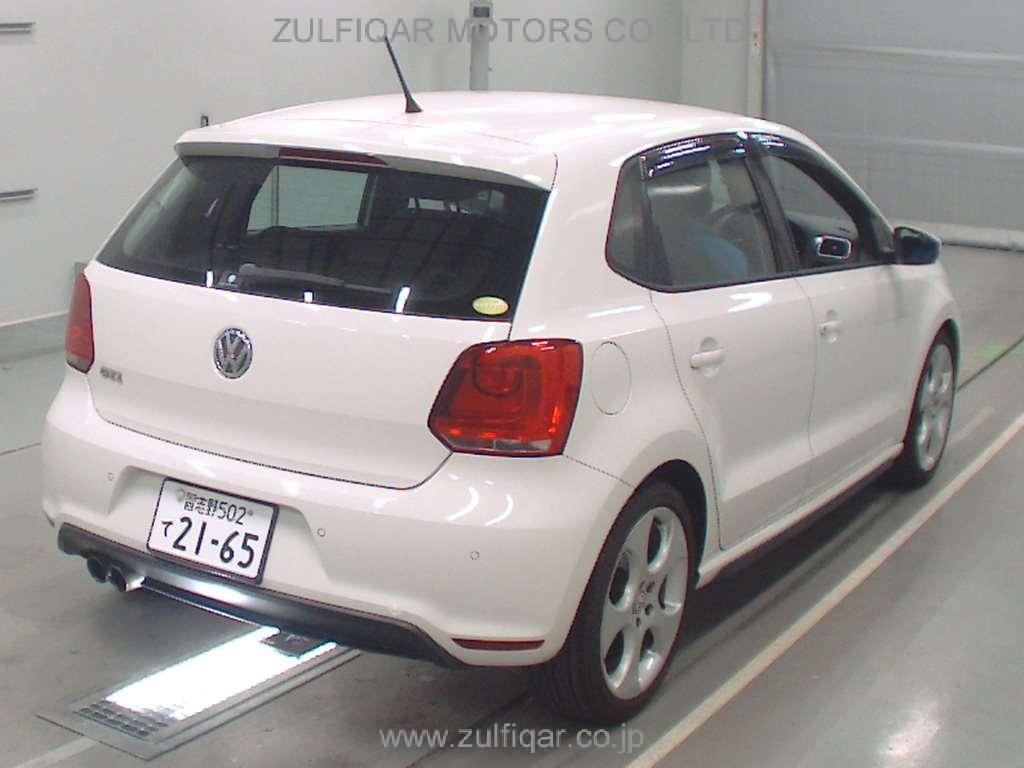 VOLKSWAGEN POLO 2012 Image 2