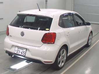 VOLKSWAGEN POLO 2012 Image 2