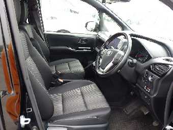 TOYOTA VOXY 2017 Image 12