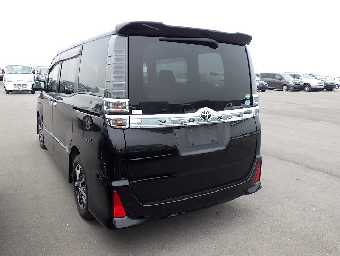 TOYOTA VOXY 2017 Image 17