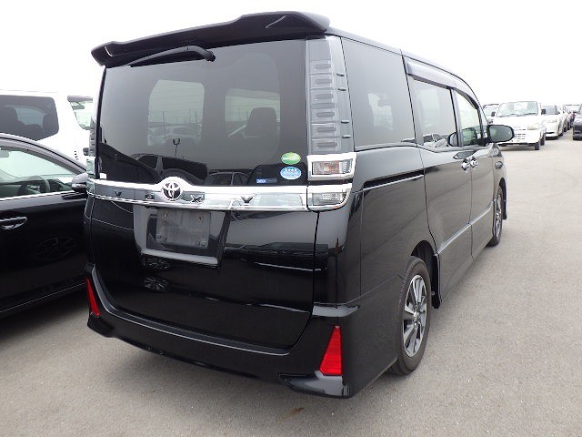 TOYOTA VOXY 2017 Image 24