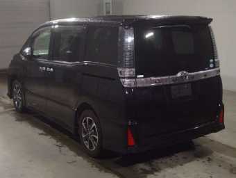 TOYOTA VOXY 2017 Image 4