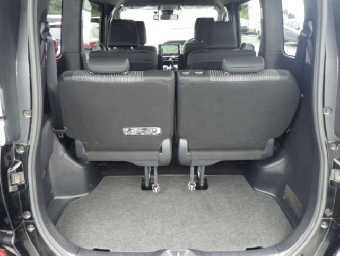 TOYOTA VOXY 2017 Image 8