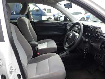 TOYOTA COROLLA AXIO 2017 Image 4