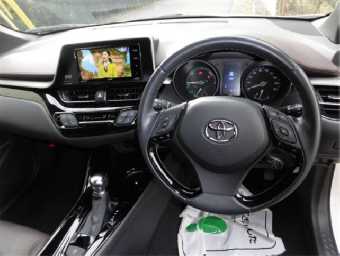 TOYOTA C-HR 2019 Image 18