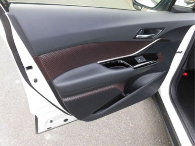 TOYOTA C-HR 2019 Image 26