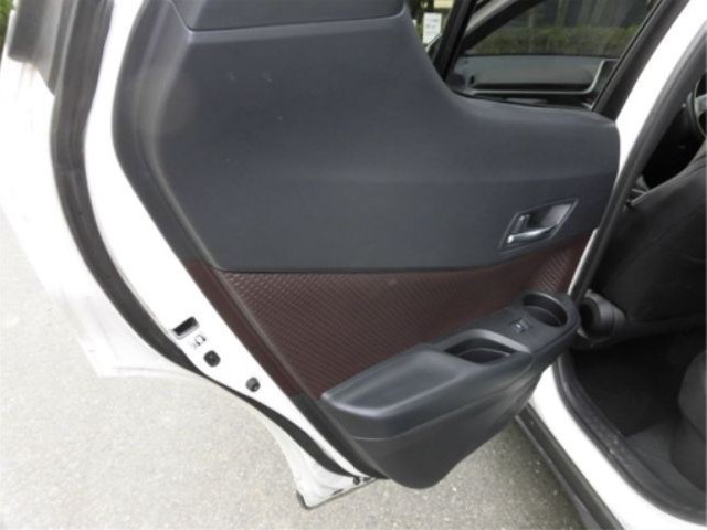 TOYOTA C-HR 2019 Image 28