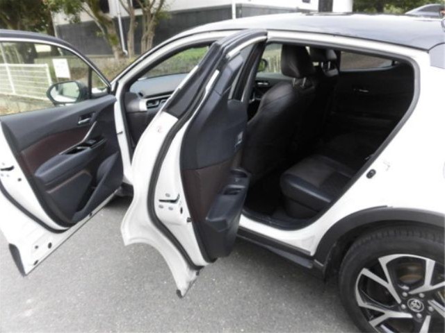 TOYOTA C-HR 2019 Image 29