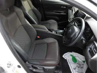 TOYOTA C-HR 2019 Image 24