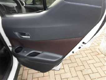 TOYOTA C-HR 2019 Image 27