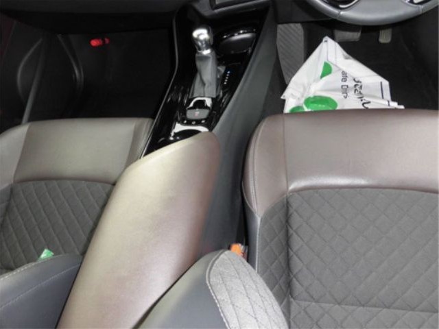 TOYOTA C-HR 2019 Image 49