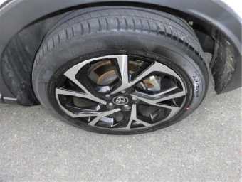 TOYOTA C-HR 2019 Image 48